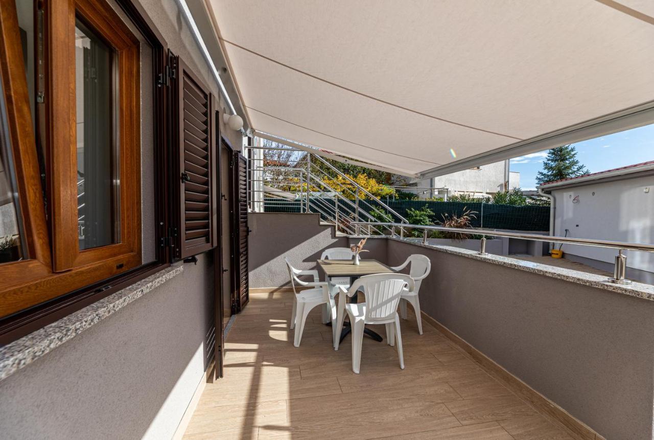 Apartments Crnekovic III Baska  Exterior photo