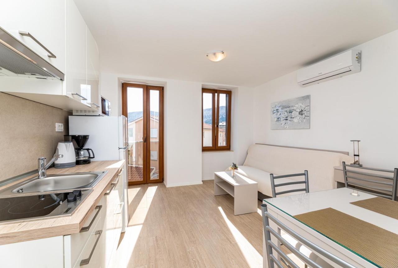Apartments Crnekovic III Baska  Exterior photo